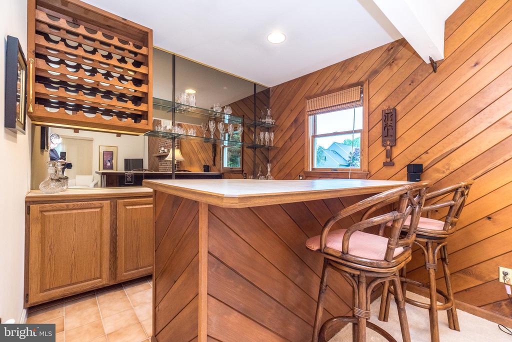 10 Paddock Dr
