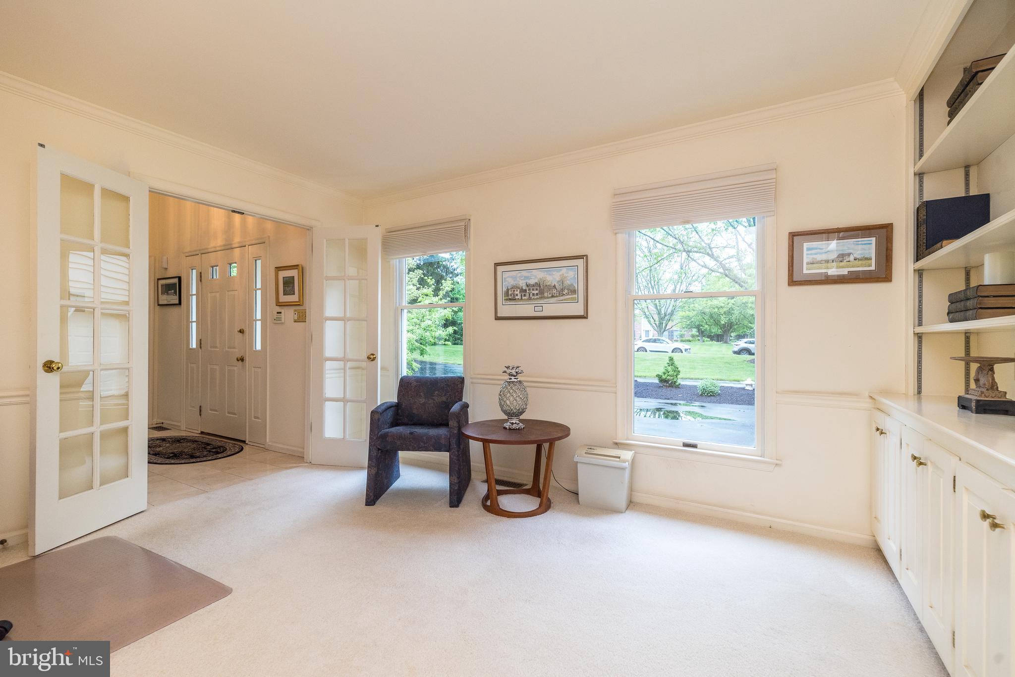 10 Paddock Dr