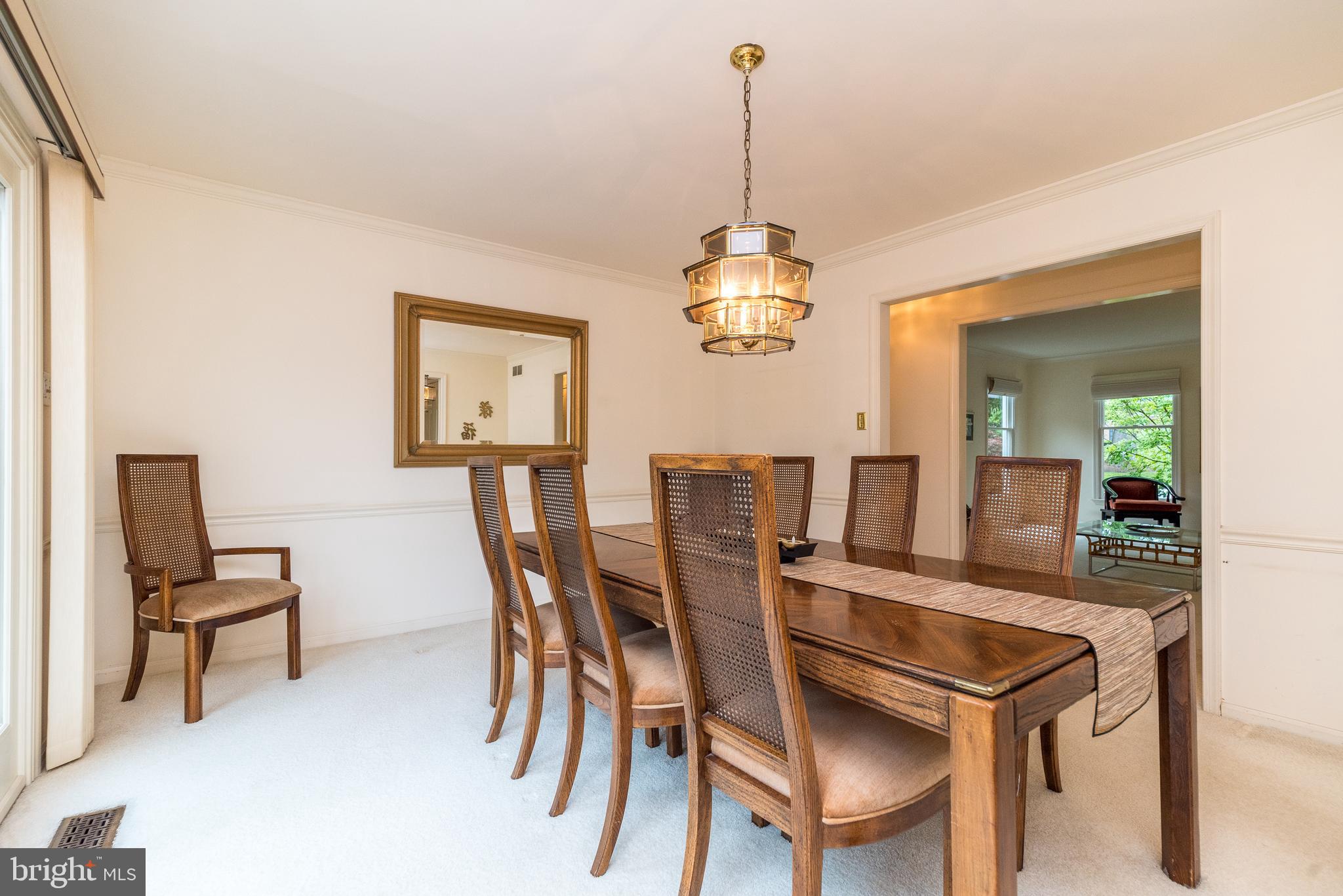 10 Paddock Dr