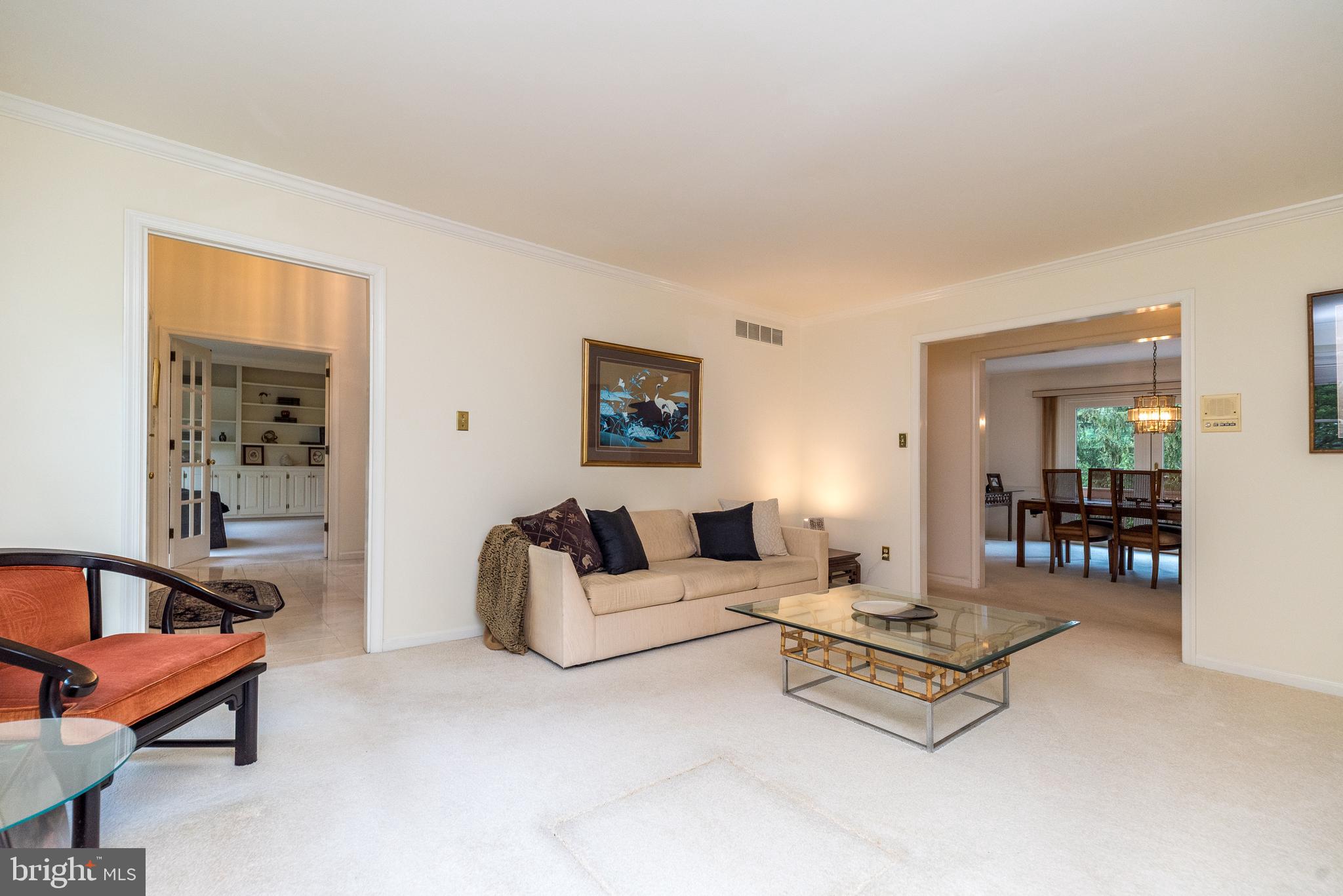 10 Paddock Dr
