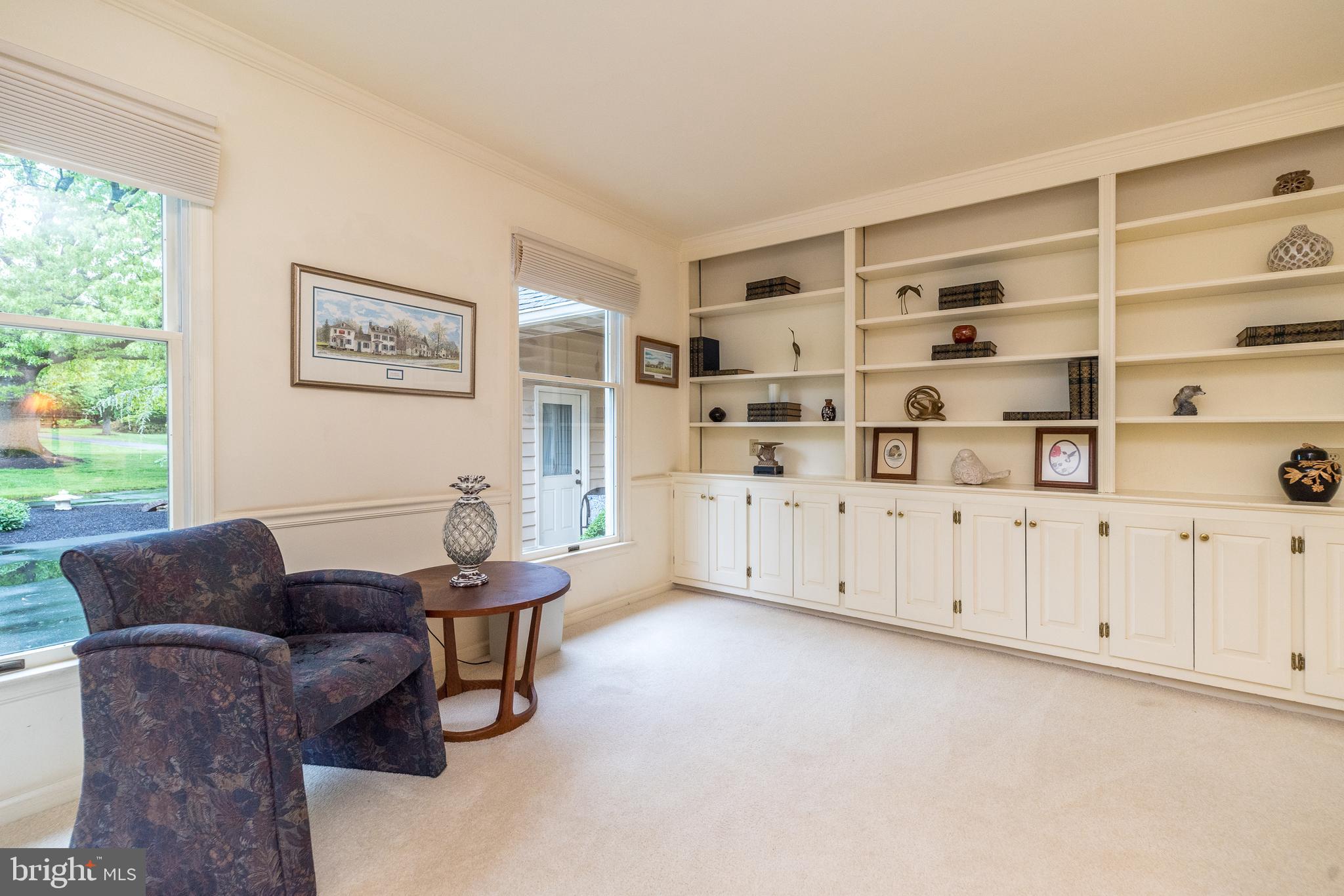 10 Paddock Dr