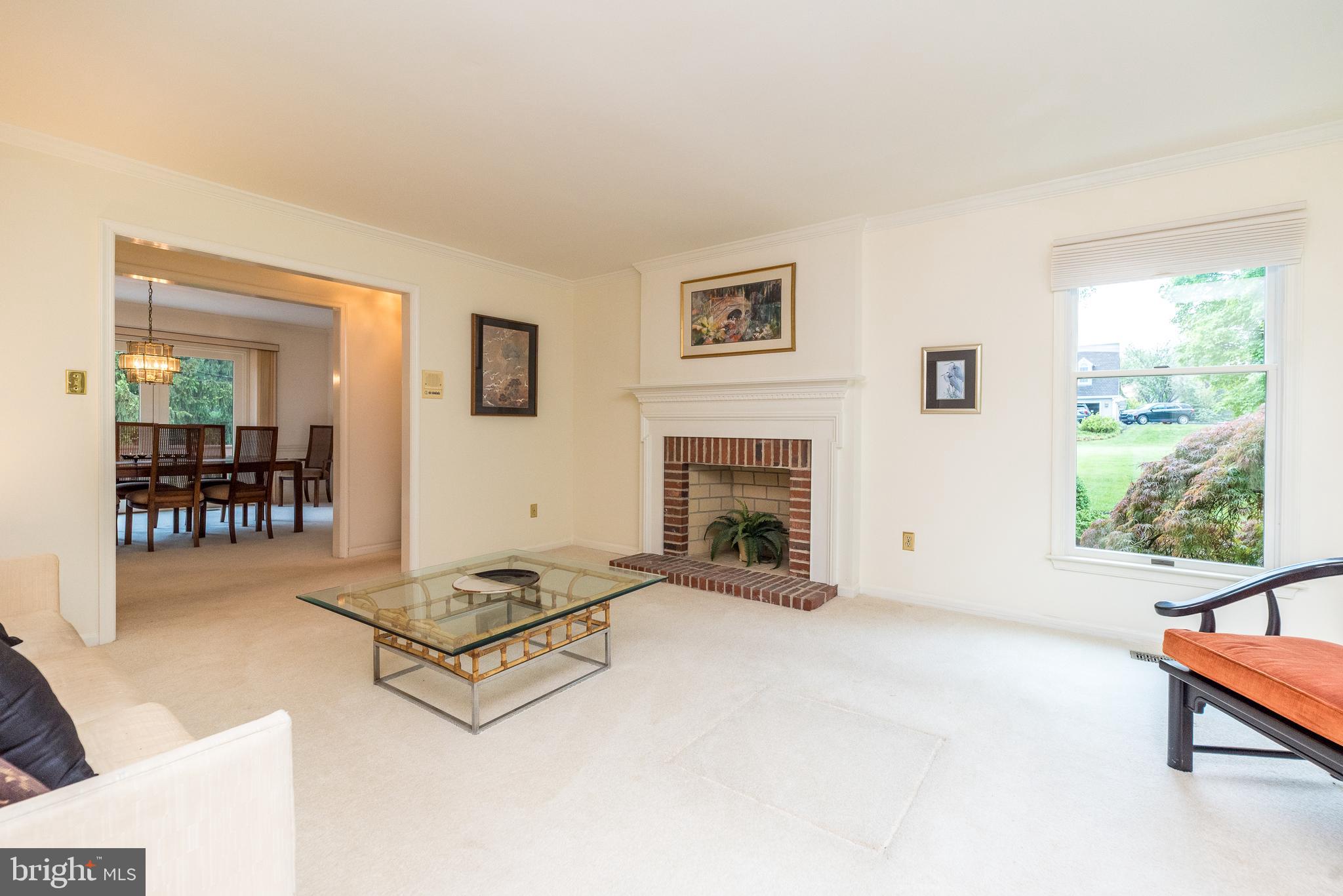10 Paddock Dr