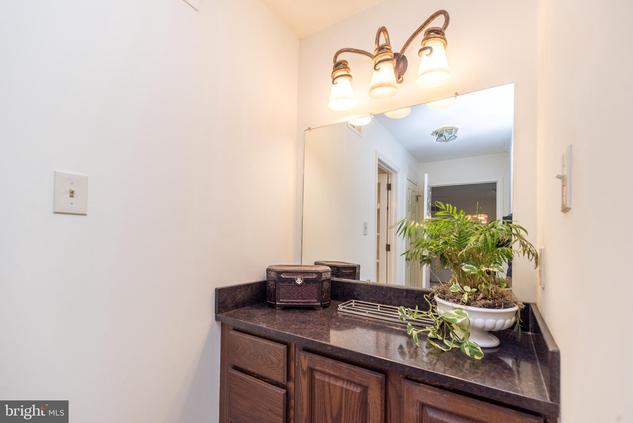 10 Paddock Dr