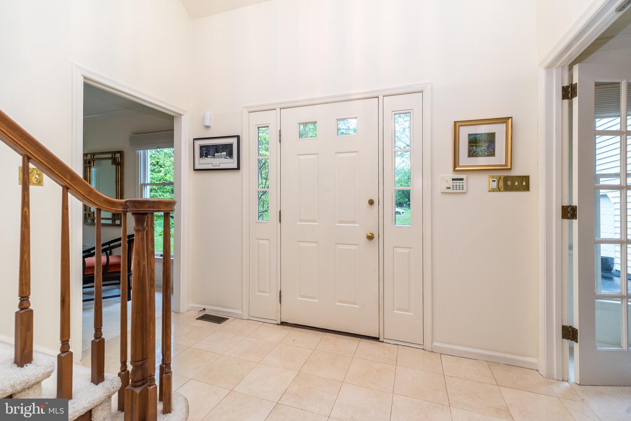 10 Paddock Dr