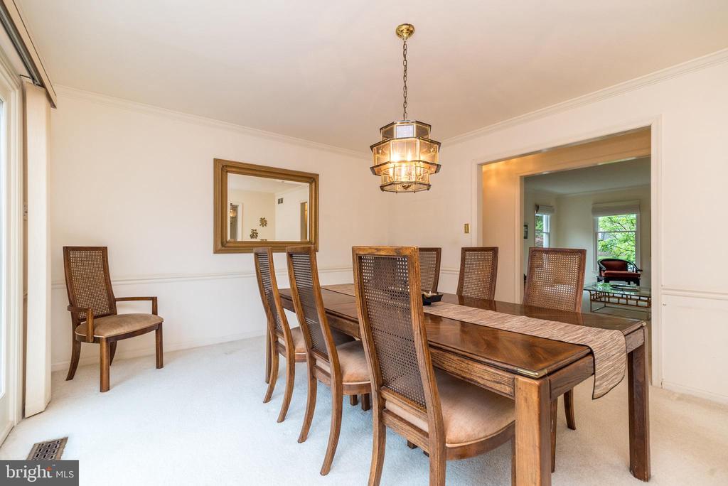 10 Paddock Dr