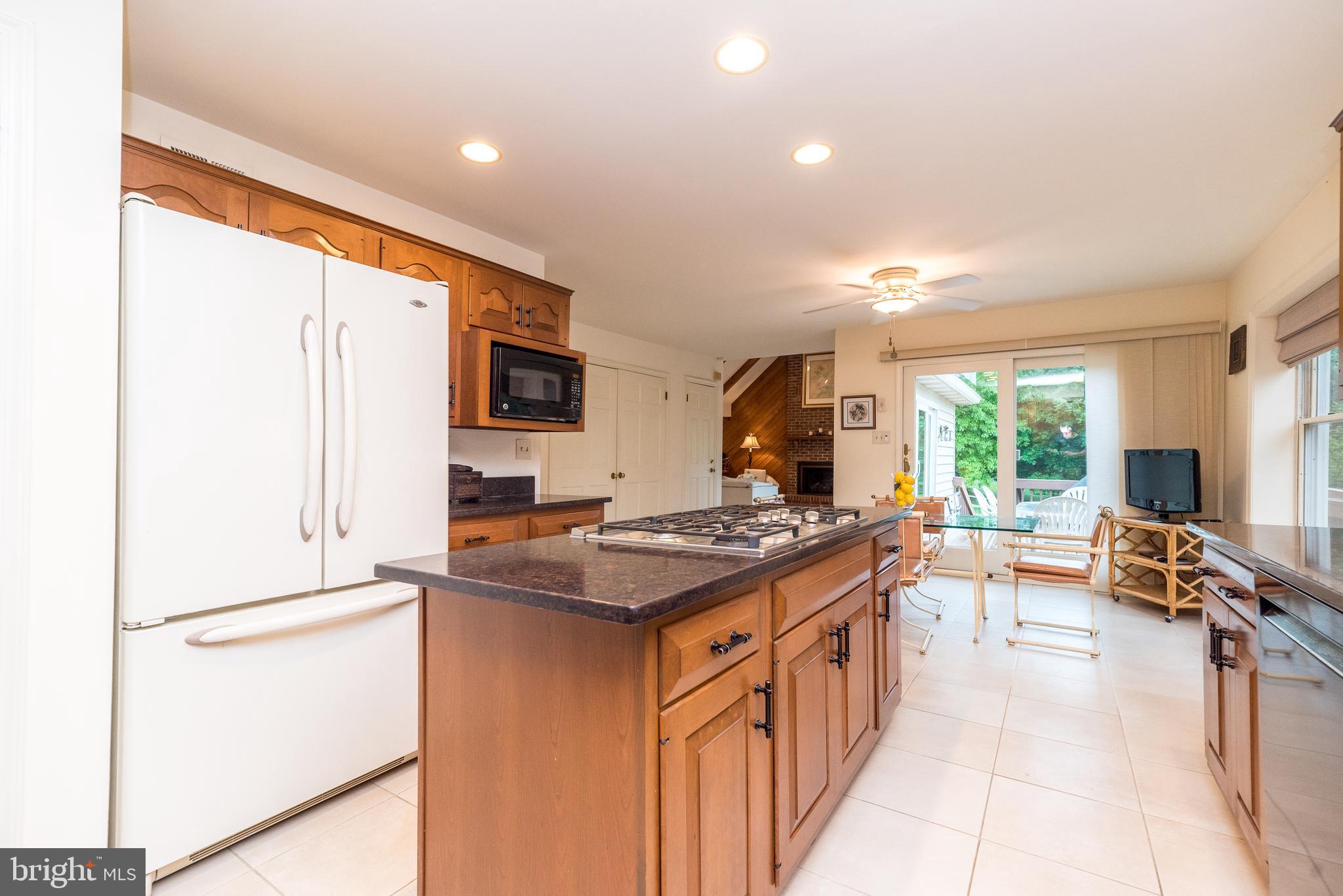 10 Paddock Dr