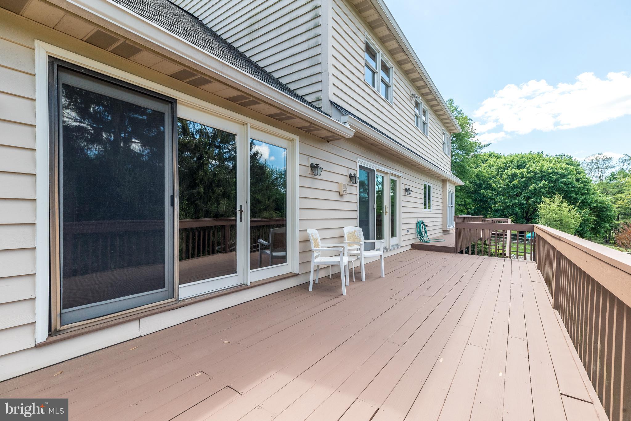10 Paddock Dr