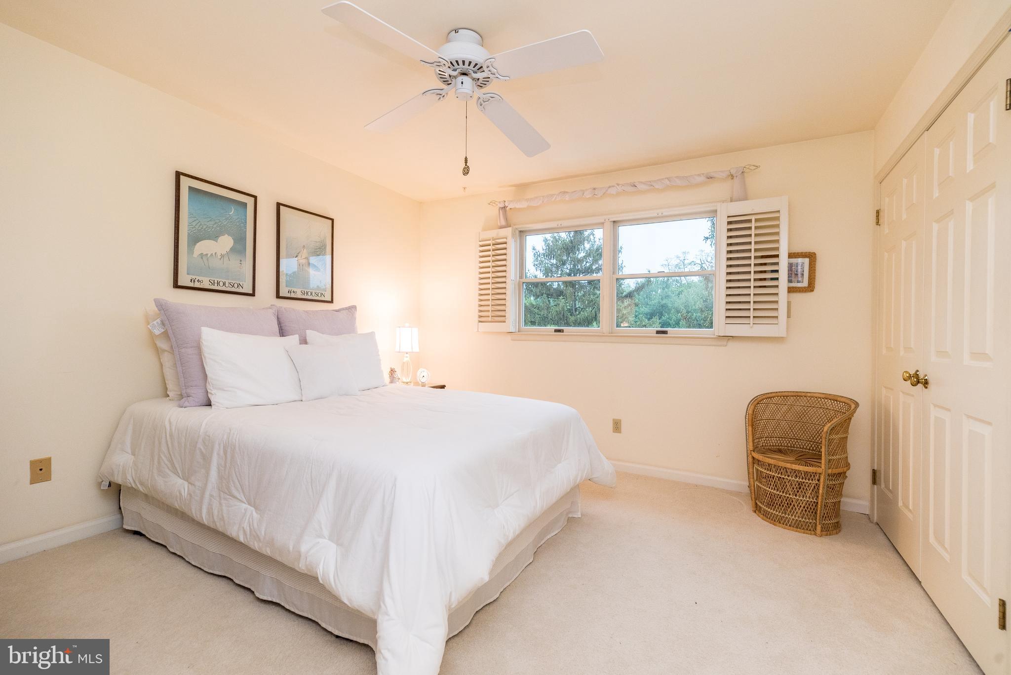 10 Paddock Dr