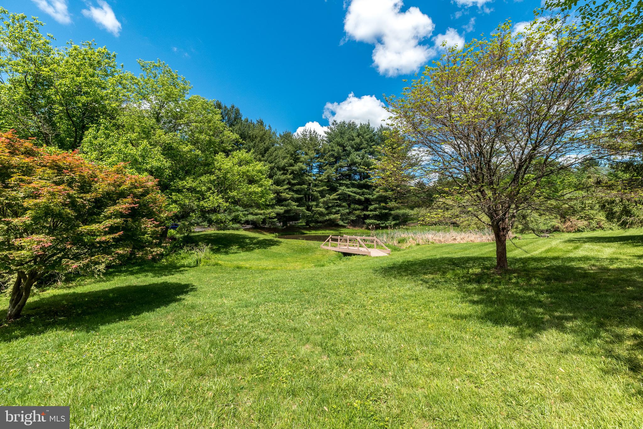 10 Paddock Dr