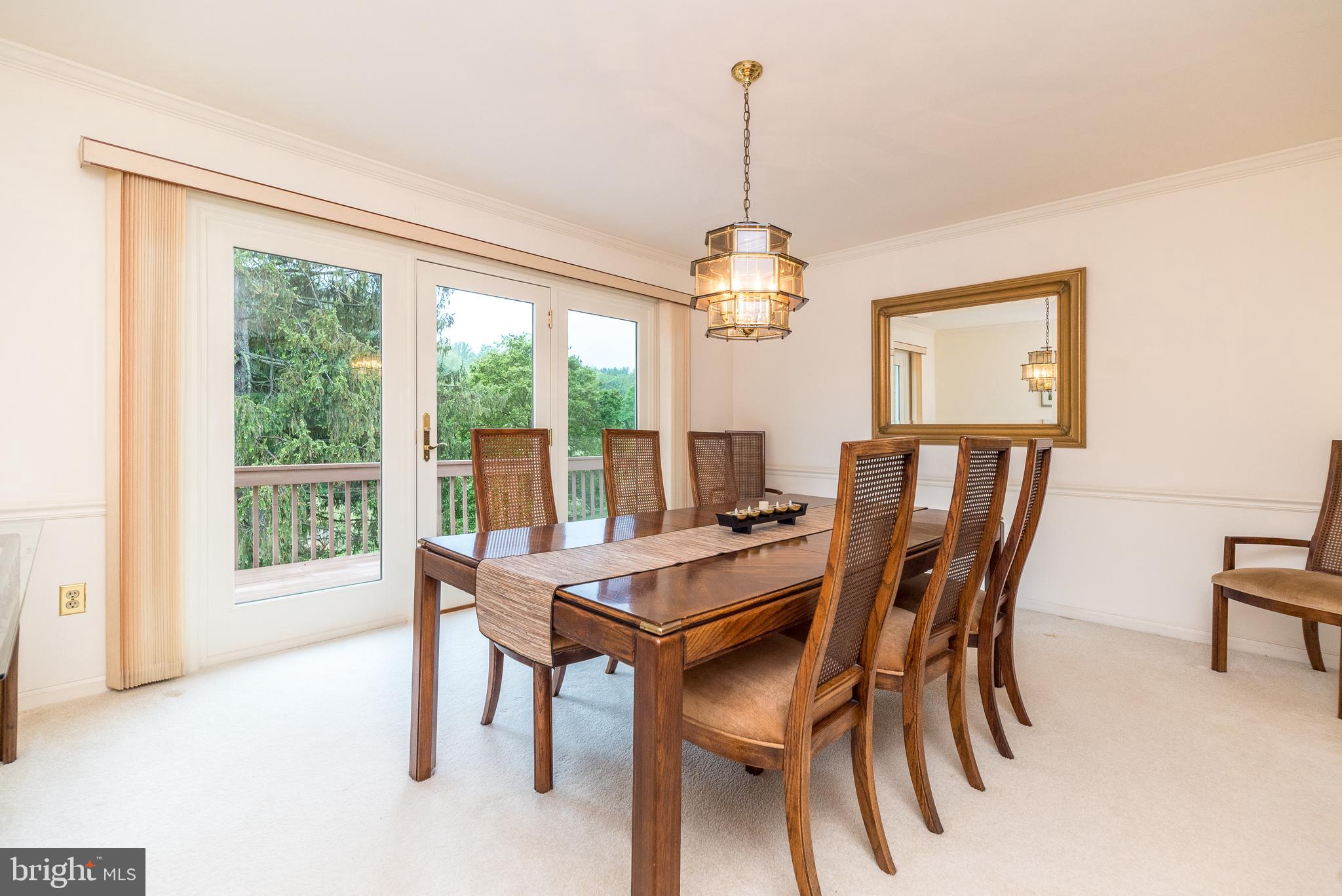 10 Paddock Dr