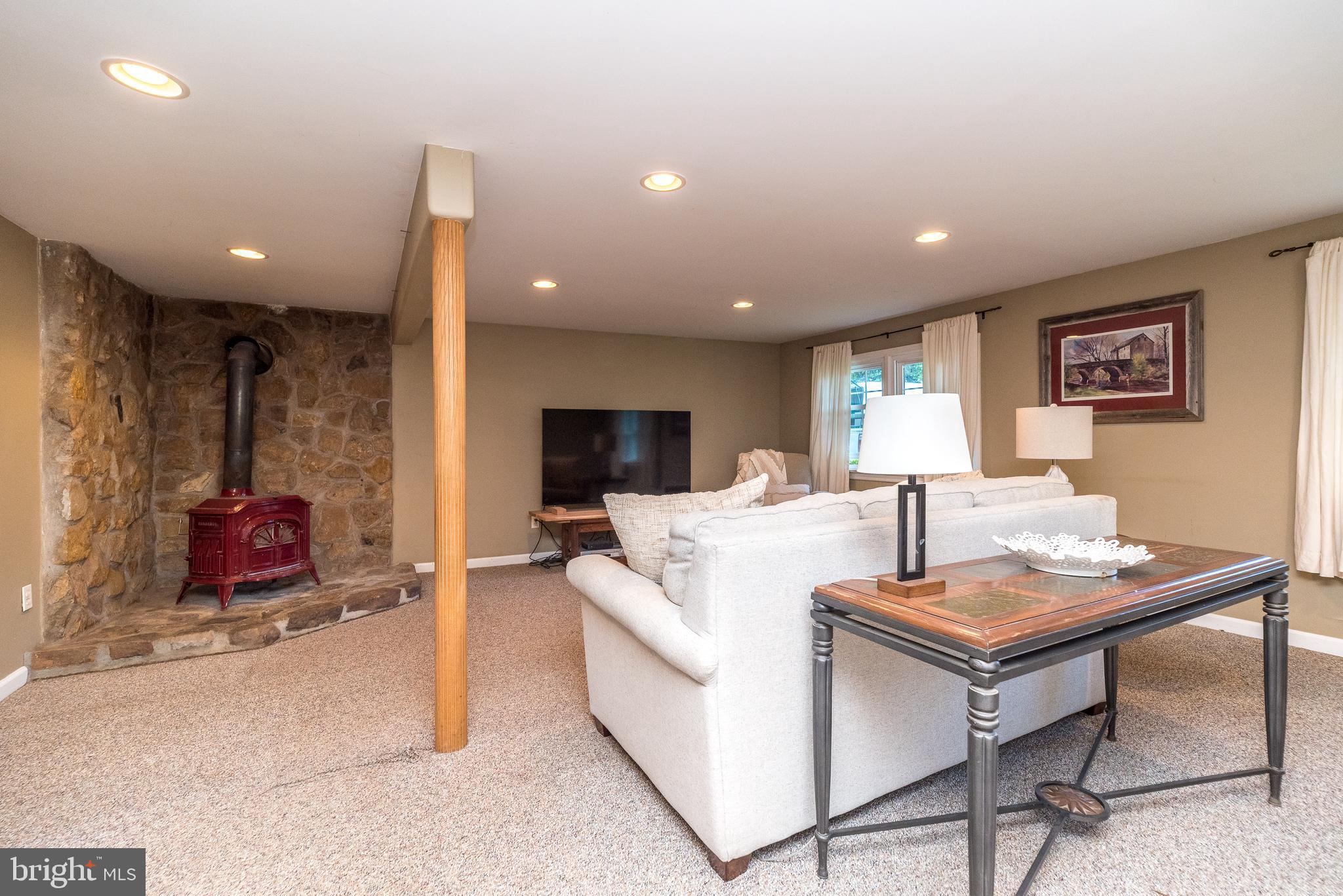 4537 Kavan Ct