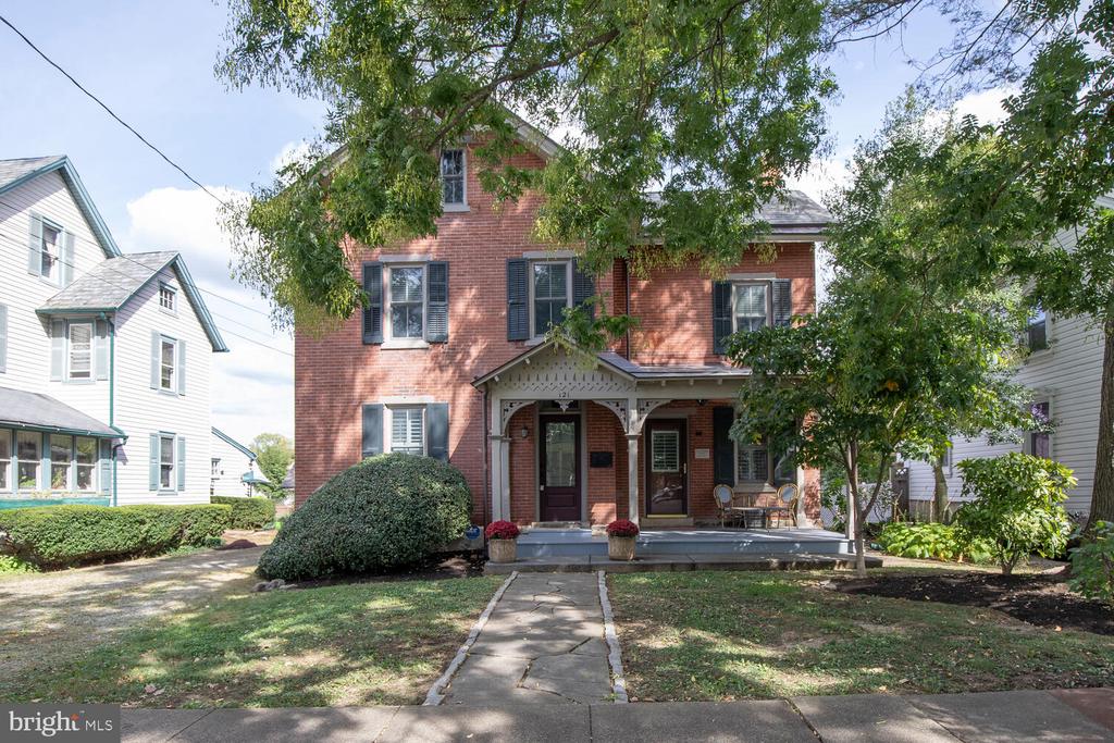 121 COTTAGE STREET