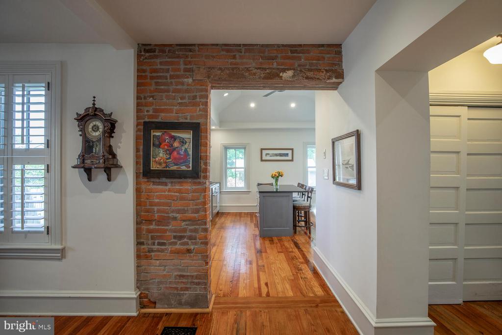 121 COTTAGE STREET