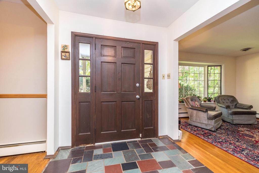 2728 RED GATE DRIVE