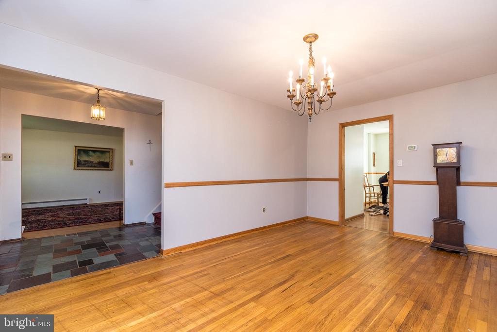 2728 RED GATE DRIVE