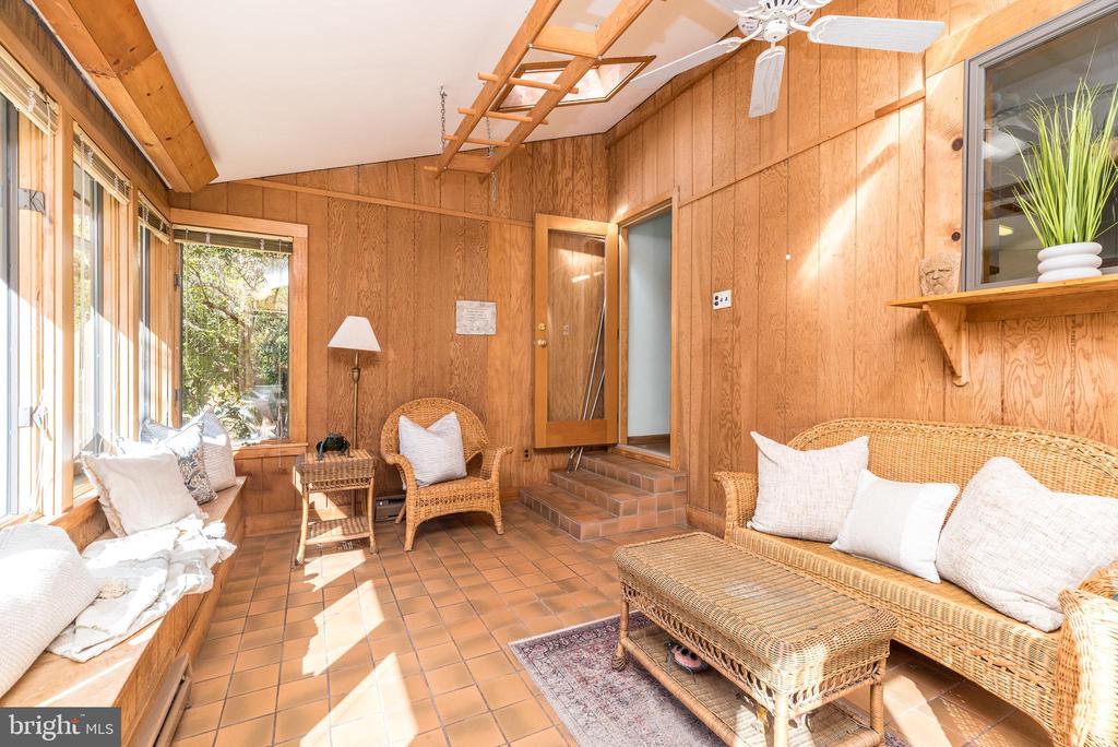 2728 RED GATE DRIVE