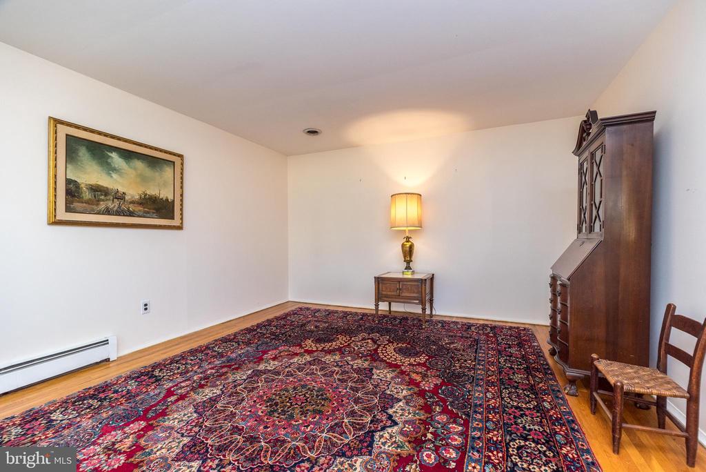 2728 RED GATE DRIVE