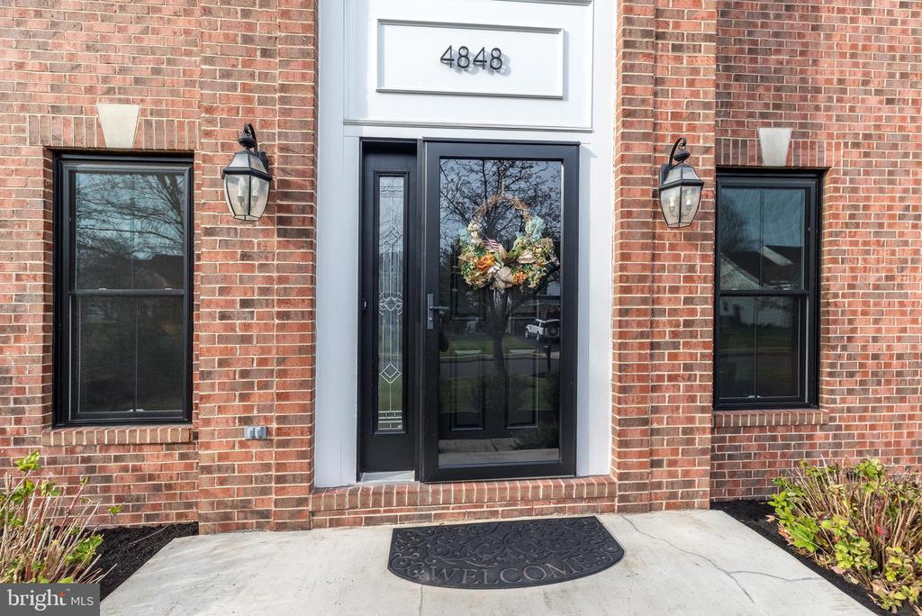 4848 TALL OAK COURT