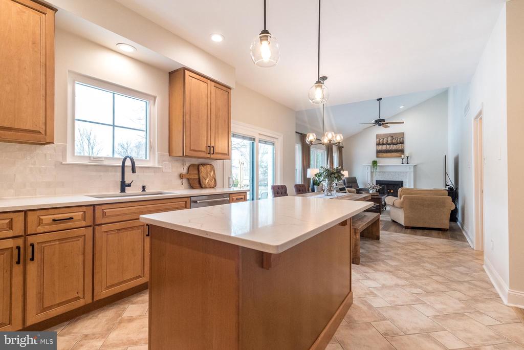 4848 TALL OAK COURT