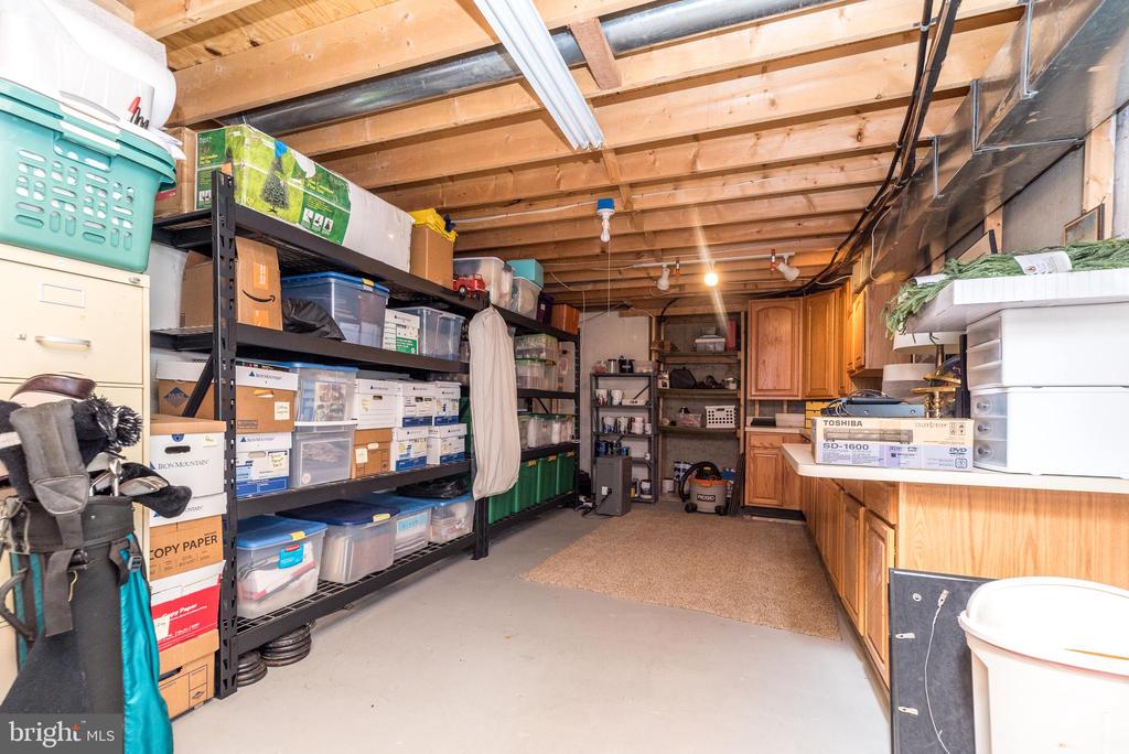 4848 TALL OAK COURT