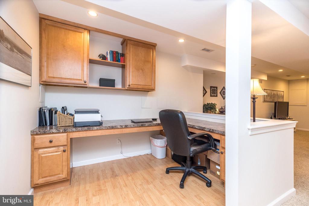 4848 TALL OAK COURT
