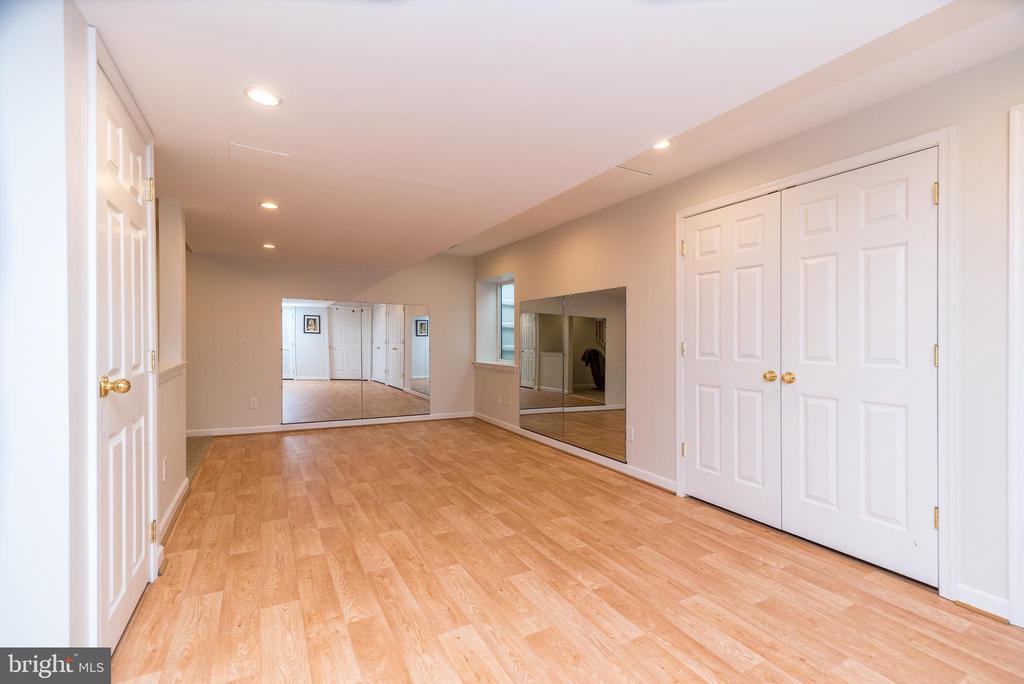 4848 TALL OAK COURT