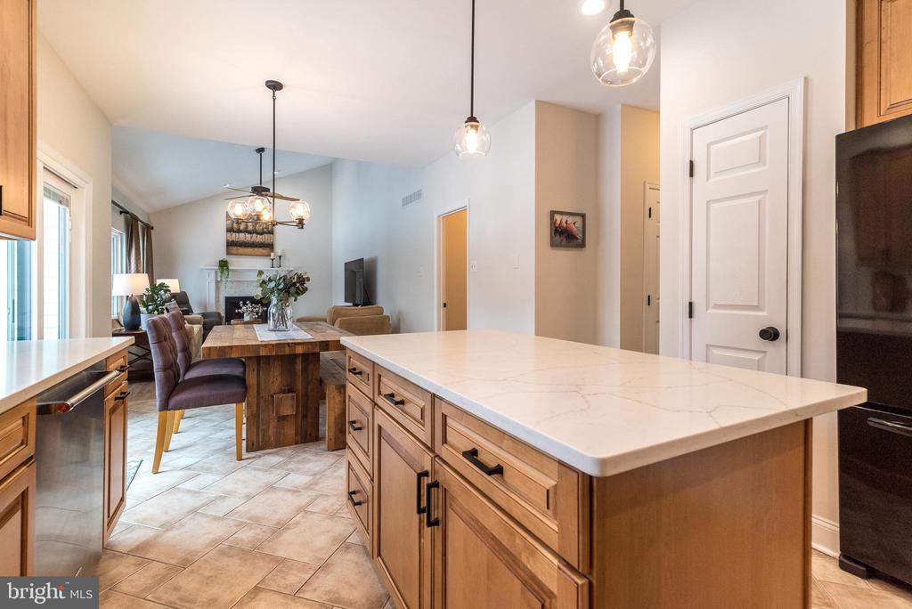 4848 TALL OAK COURT