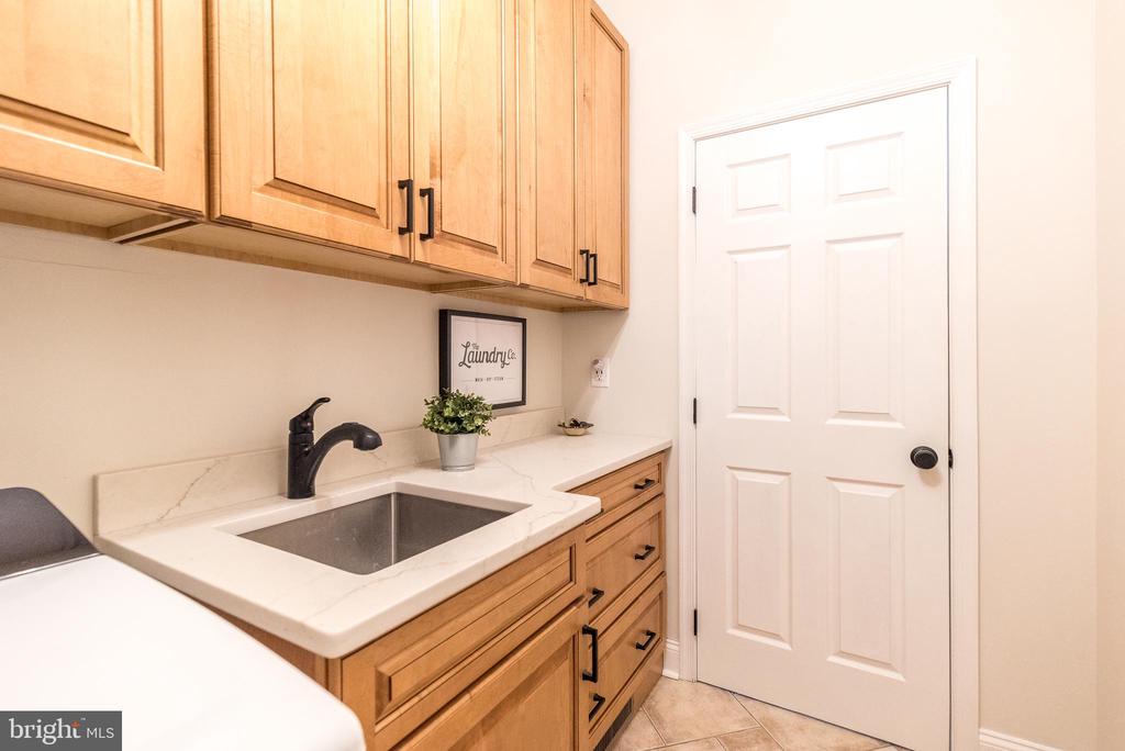 4848 TALL OAK COURT