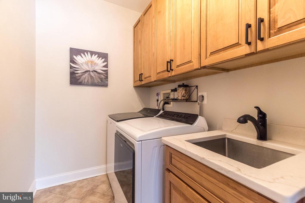 4848 TALL OAK COURT
