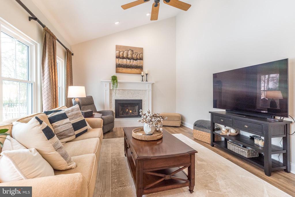 4848 TALL OAK COURT