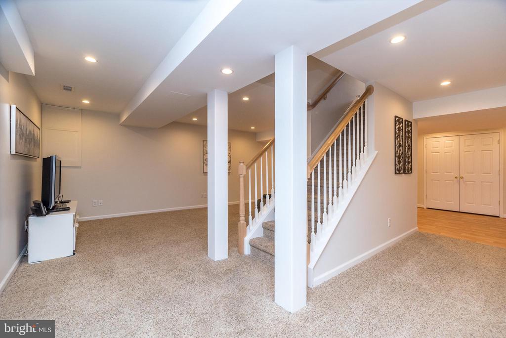 4848 TALL OAK COURT