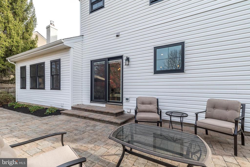 4848 TALL OAK COURT