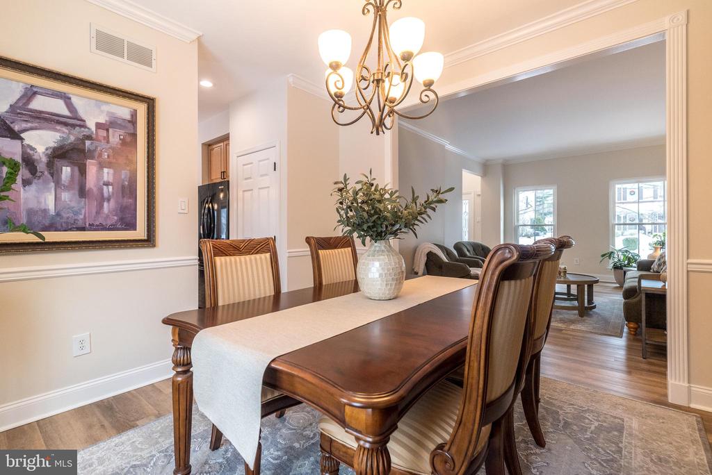 4848 TALL OAK COURT