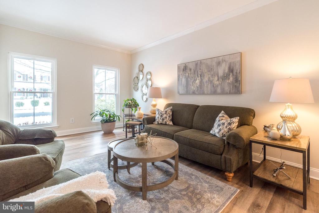 4848 TALL OAK COURT