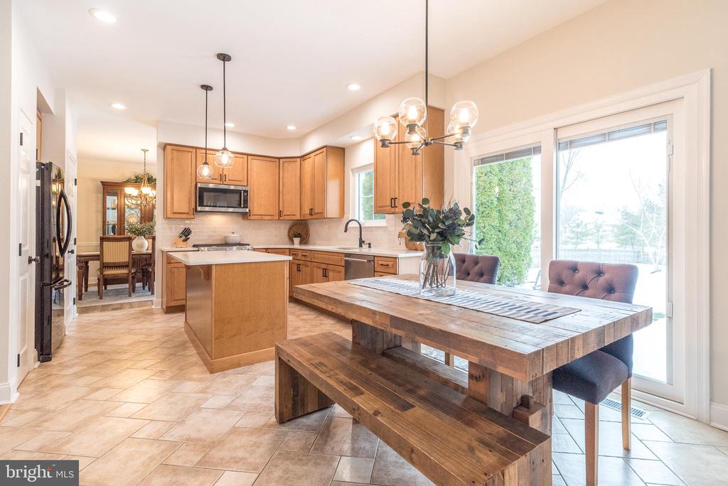 4848 TALL OAK COURT