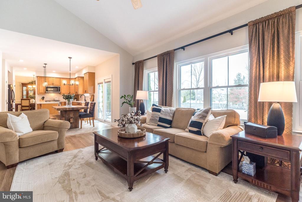 4848 TALL OAK COURT