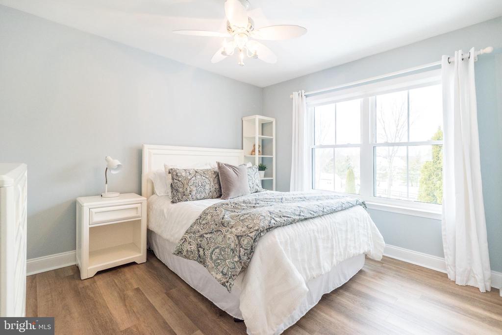 4848 TALL OAK COURT