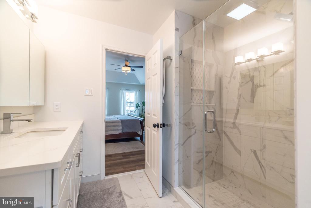 4848 TALL OAK COURT