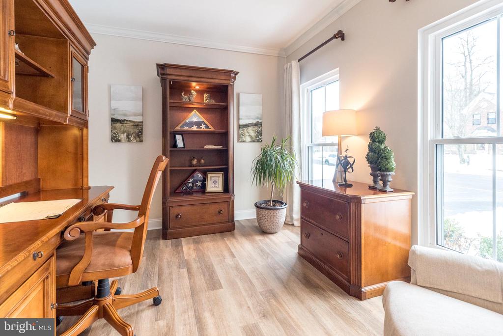 4848 TALL OAK COURT