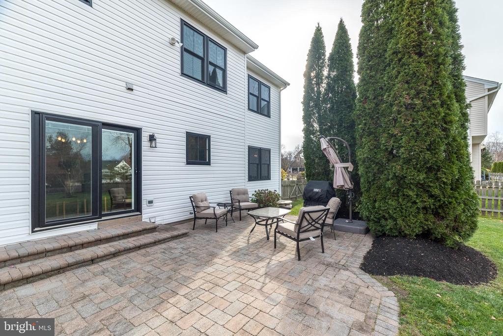 4848 TALL OAK COURT