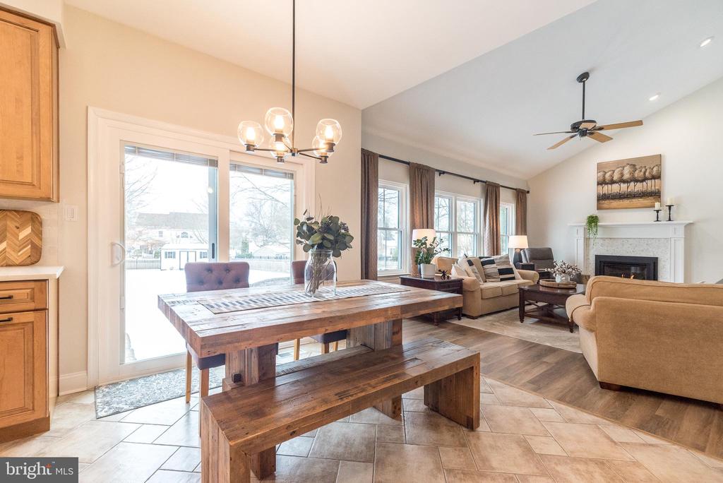 4848 TALL OAK COURT