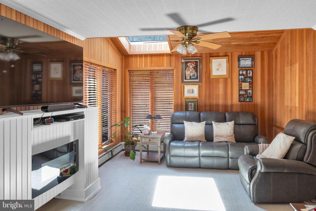 25 CREEKSIDE DRIVE