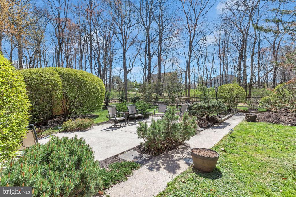 25 CREEKSIDE DRIVE