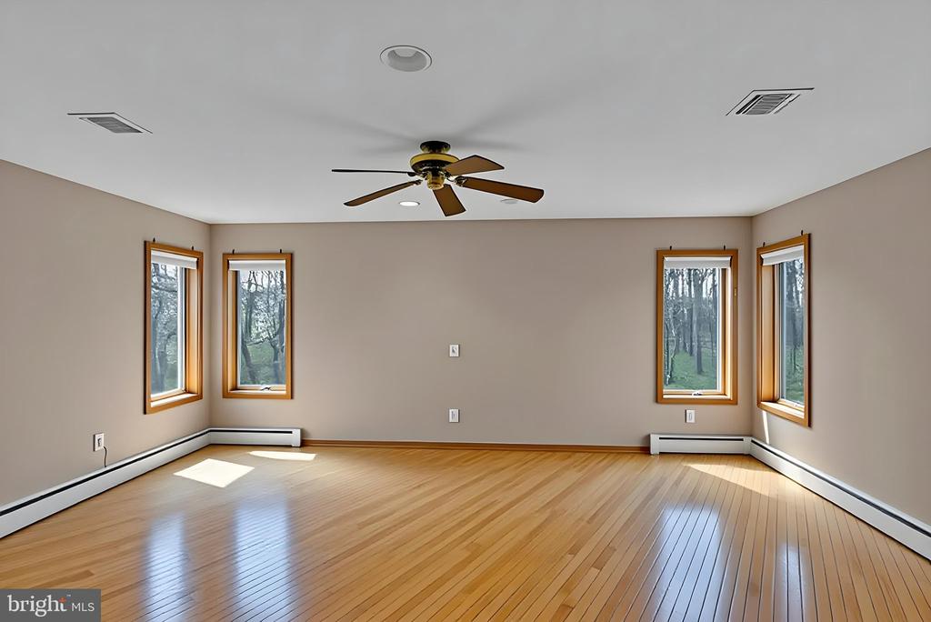 25 CREEKSIDE DRIVE