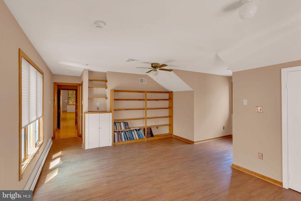 25 CREEKSIDE DRIVE