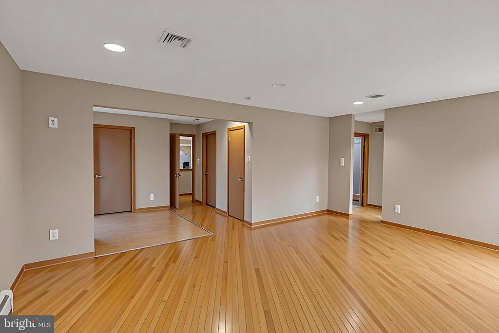 25 CREEKSIDE DRIVE