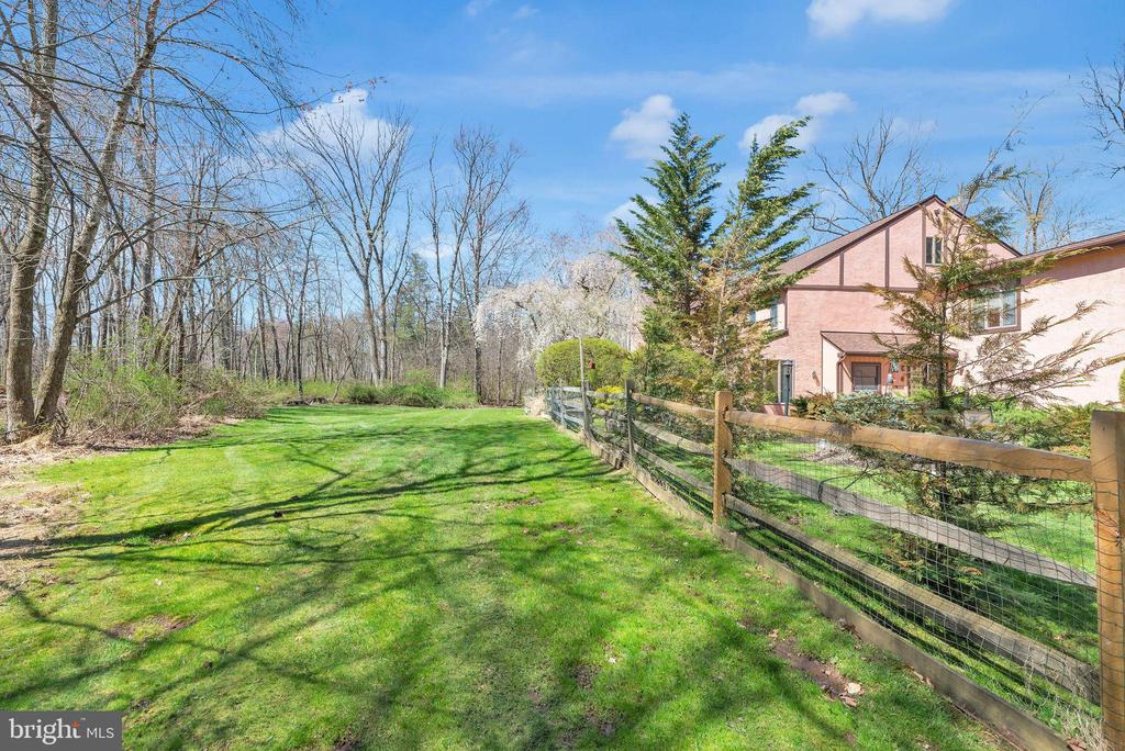 25 CREEKSIDE DRIVE