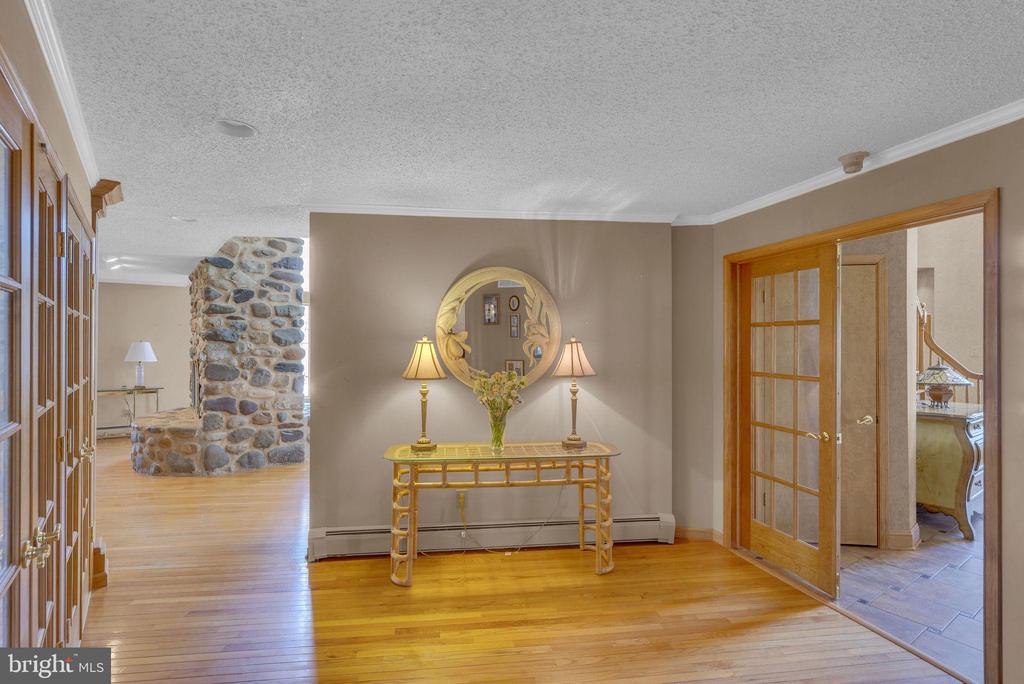 25 CREEKSIDE DRIVE