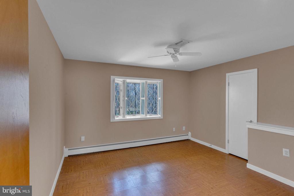 25 CREEKSIDE DRIVE