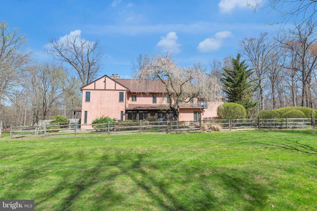25 CREEKSIDE DRIVE